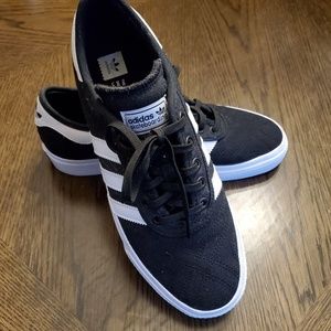 NWOT Adidas Adi Ease Skateboarding Shoes